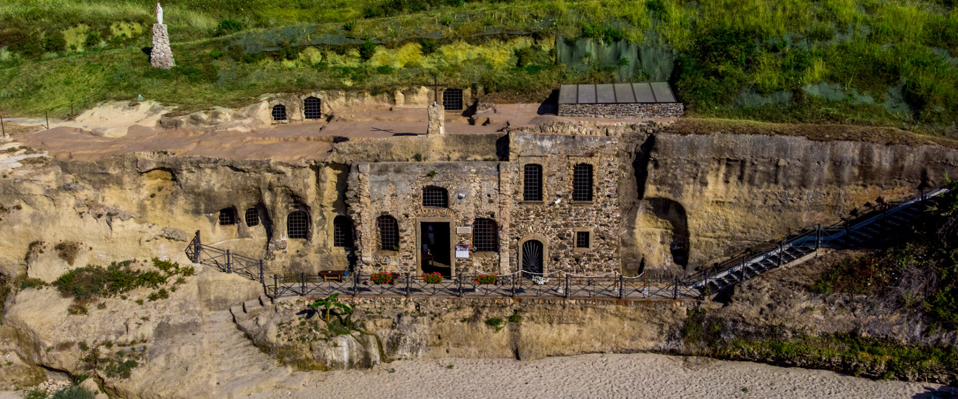 01 – Chiesetta di Piedigrotta